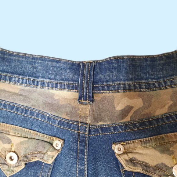 Y2K Mid Rise Denim Shorts M Blue Green Camouflage Flap Pockets Jean Shorts 2000s - Picture 5 of 8